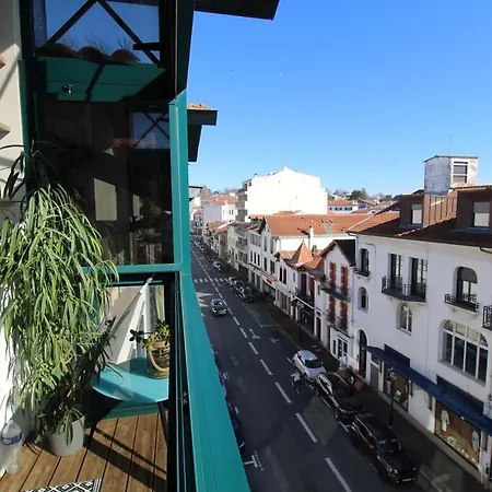 Les Erables Avec Les Cles De Jean De Luz *